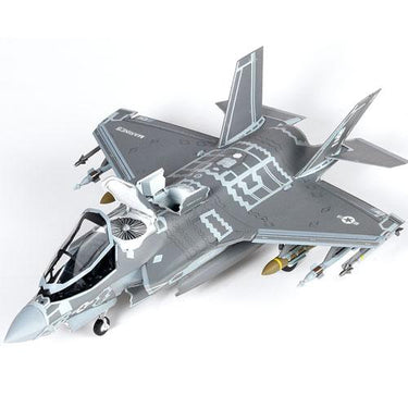 Academy 12569 1/72 USMC F-35B VMFA-121 Green Knights